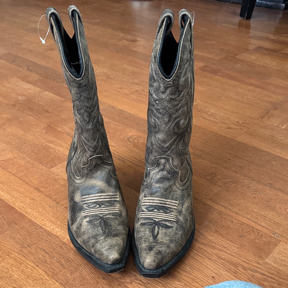 Men’s rockin country Cowboy Boots  9.5